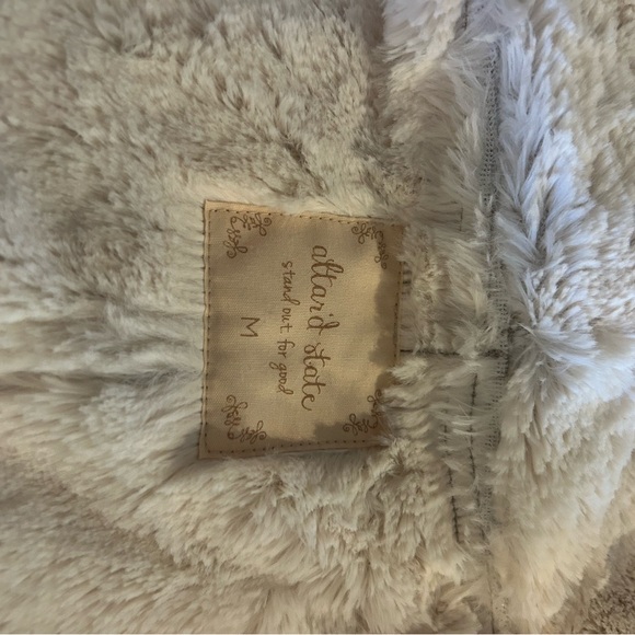 Altar'd State Tan and Cream Vest - Picture 3 of 5